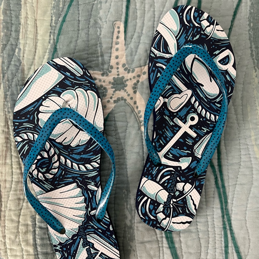 Vera Bradley - BRAND NEW nautical print flip flops!